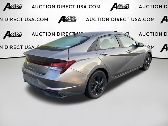 Used 2022 Hyundai Elantra SEL w/ Convenience Package FWD image 9