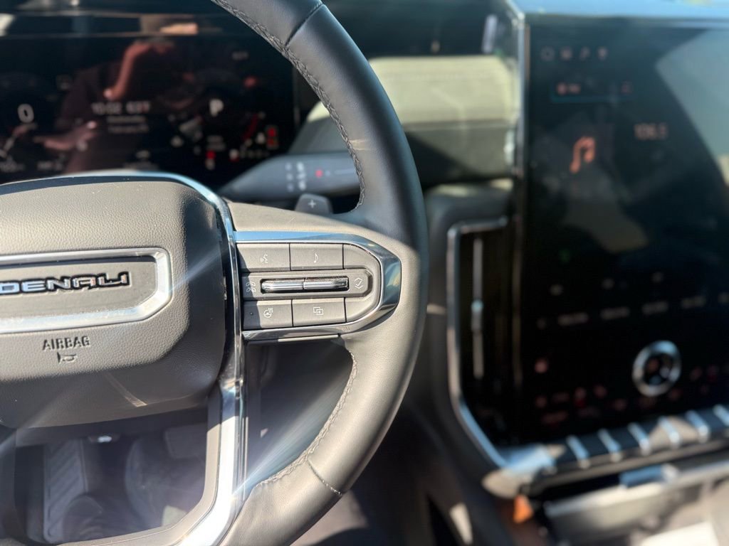 Used 2025 GMC Yukon XL Denali image 8