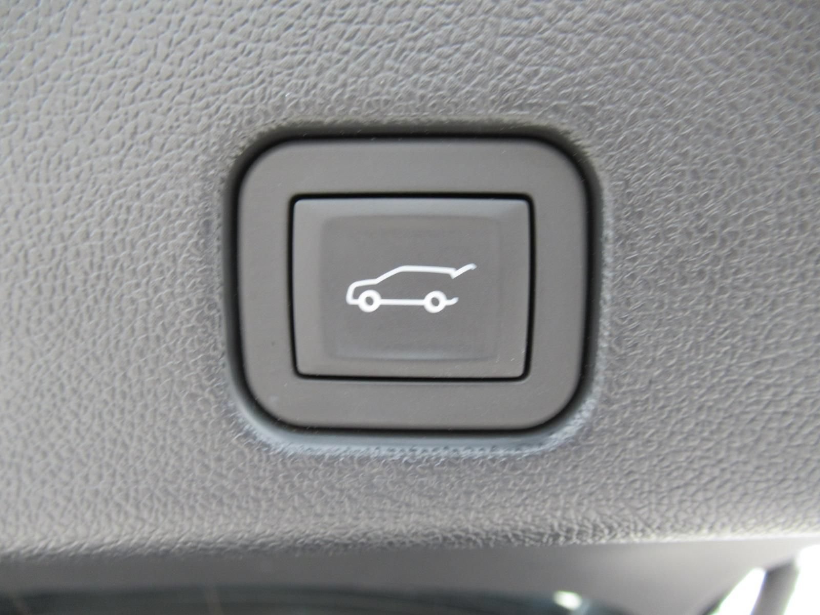 Used 2025 GMC Acadia Denali FWD image 40
