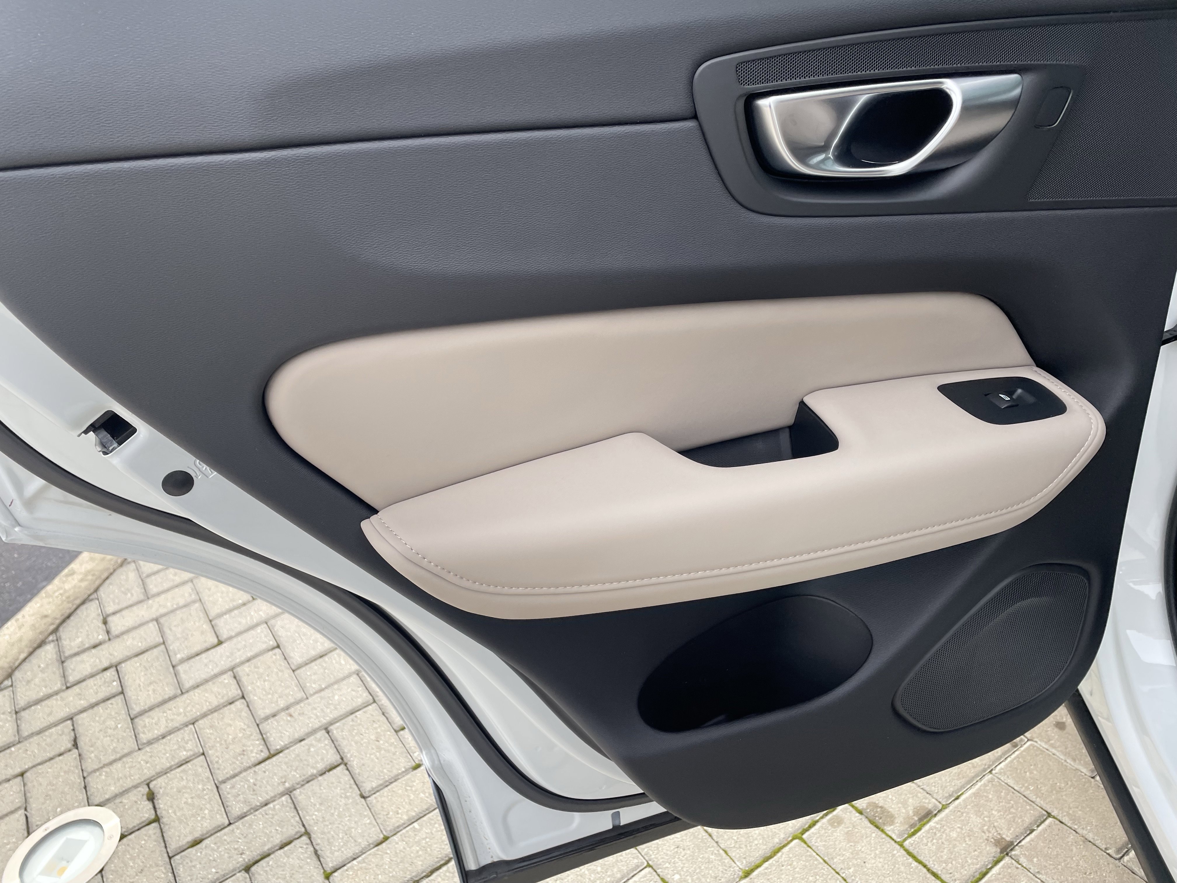 New 2026 Volvo XC60 T8 Plus w/ Protection Package Premier image 11