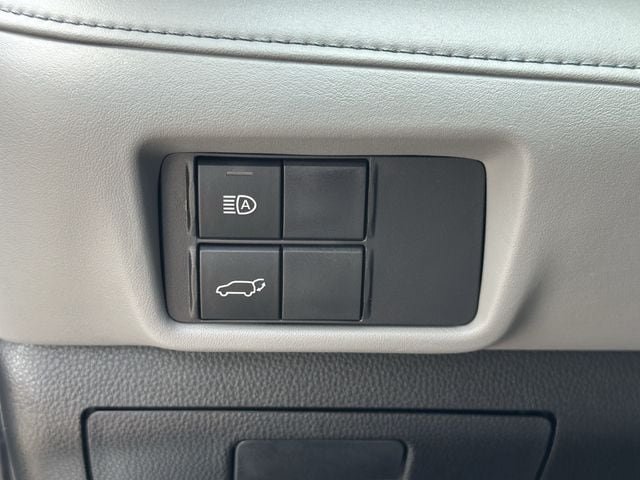 Used 2020 Toyota Highlander LE AWD/4WD image 26