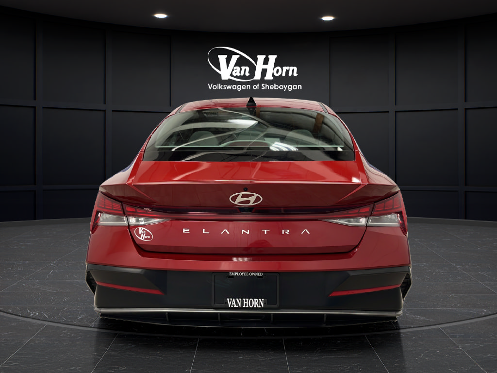 Used 2025 Hyundai Elantra SEL FWD image 6