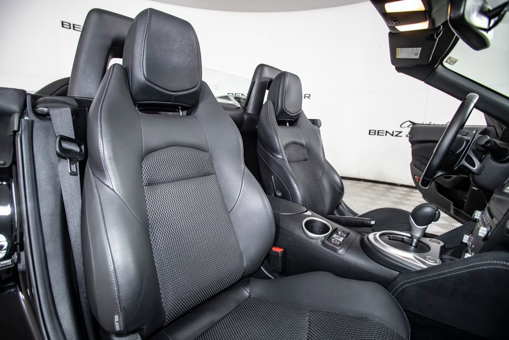 Used 2018 Nissan 370Z Touring image 19