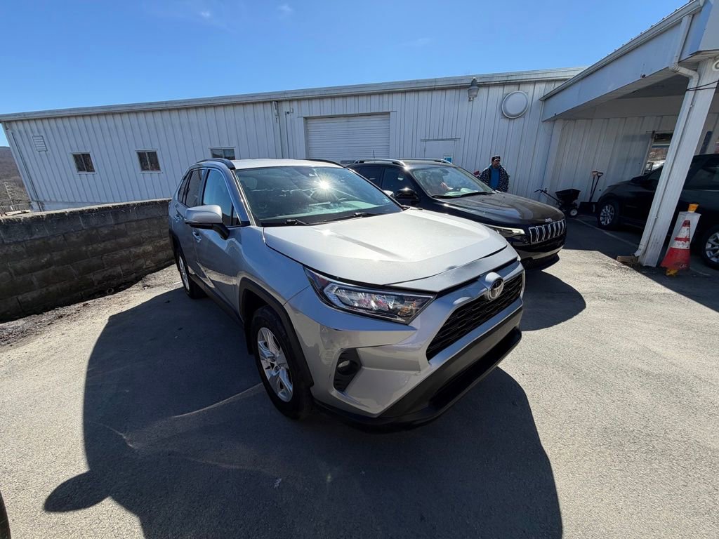 Used 2021 Toyota RAV4 XLE image 7