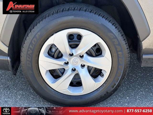 Certified 2024 Toyota RAV4 LE AWD/4WD image 11