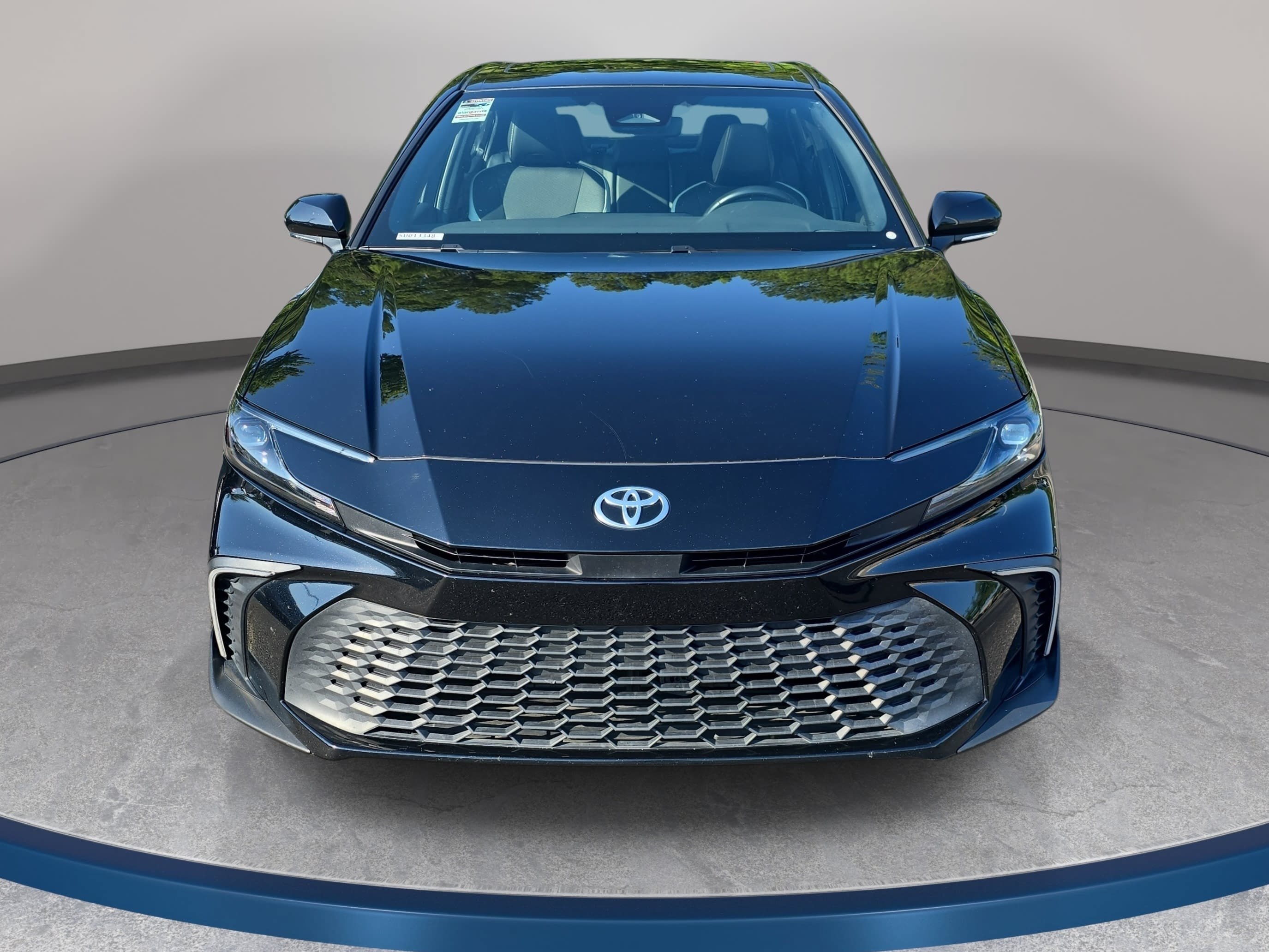Used 2025 Toyota Camry SE w/ Multimedia Upgrade Package FWD image 2