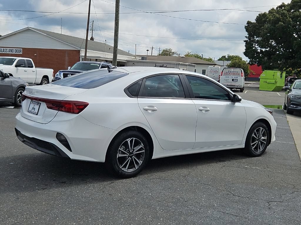 Used 2024 Kia Forte LXS w/ LXS Technology Package FWD image 7