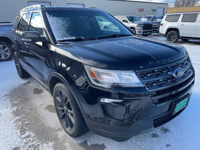 Used 2018 Ford Explorer XLT w/ Equipment Group 202A image 2