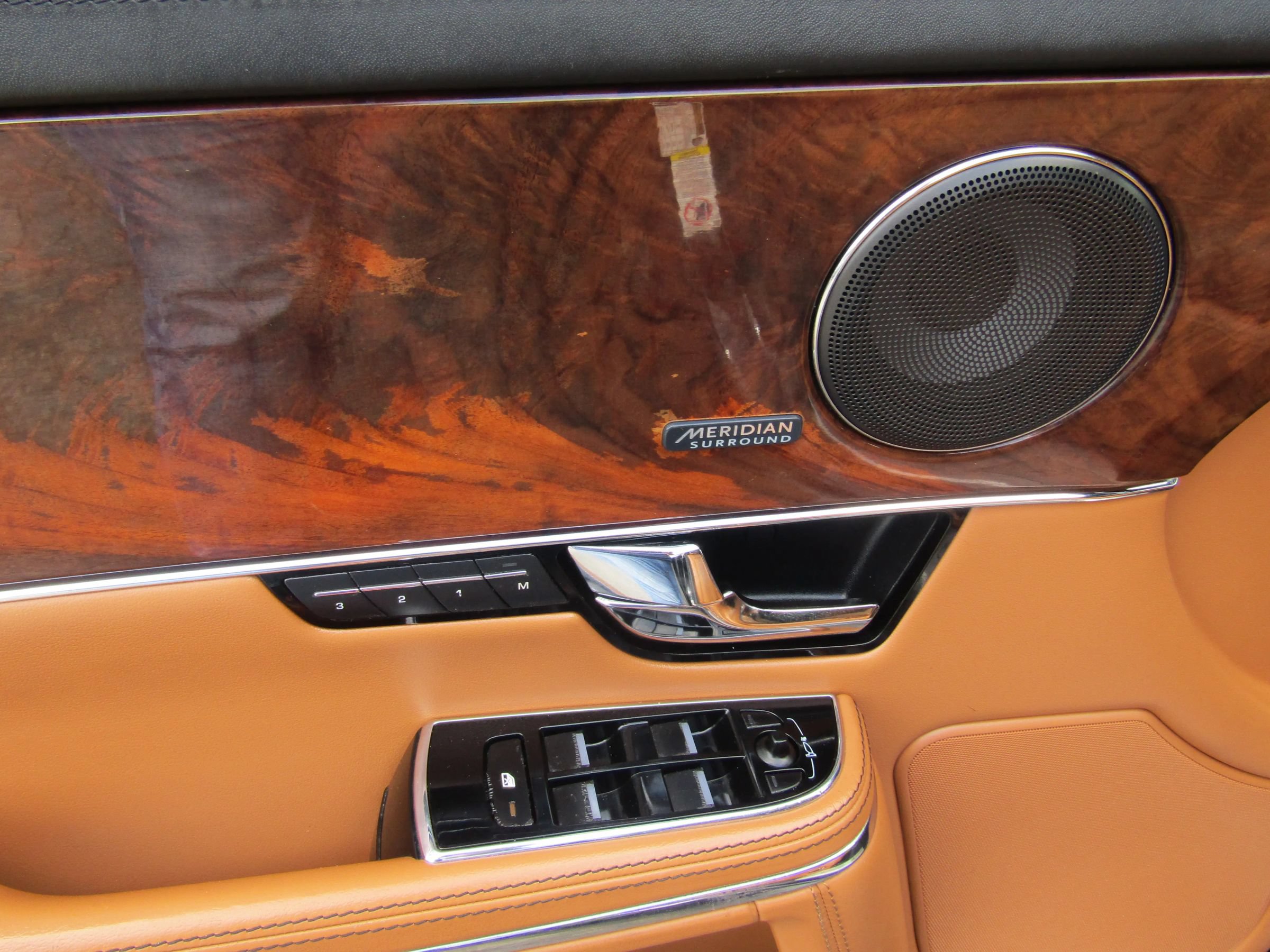 Used 2013 Jaguar XJ L Supersport RWD image 28