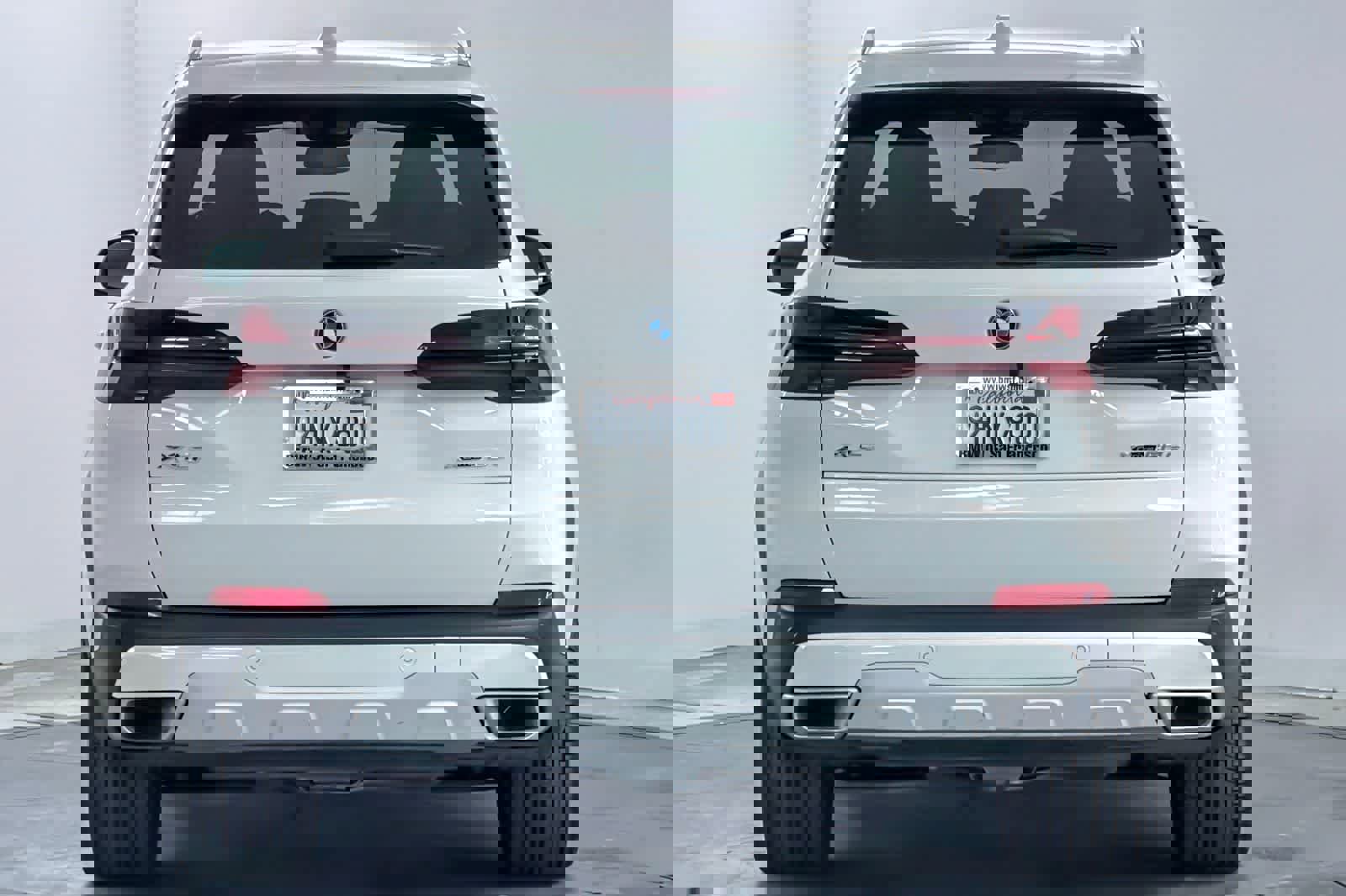 Used 2024 BMW X5 xDrive50e w/ Parking Assistance Package image 7