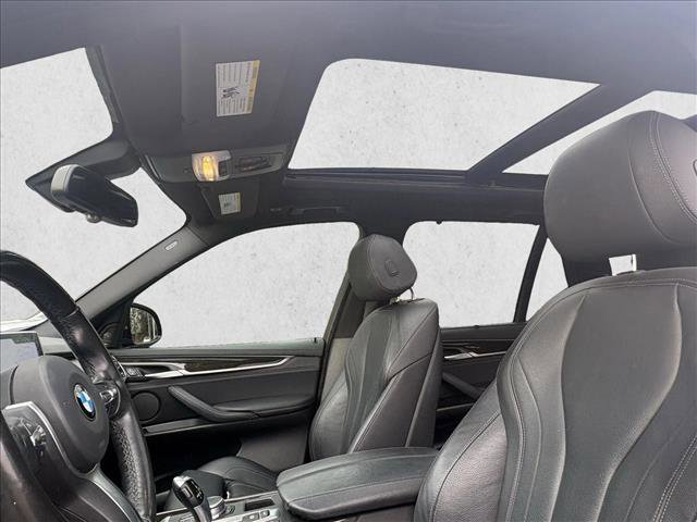 Used 2017 BMW X5 xDrive40e image 11