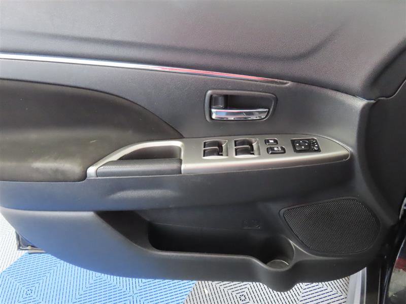Used 2020 Mitsubishi Outlander Sport SE FWD image 14