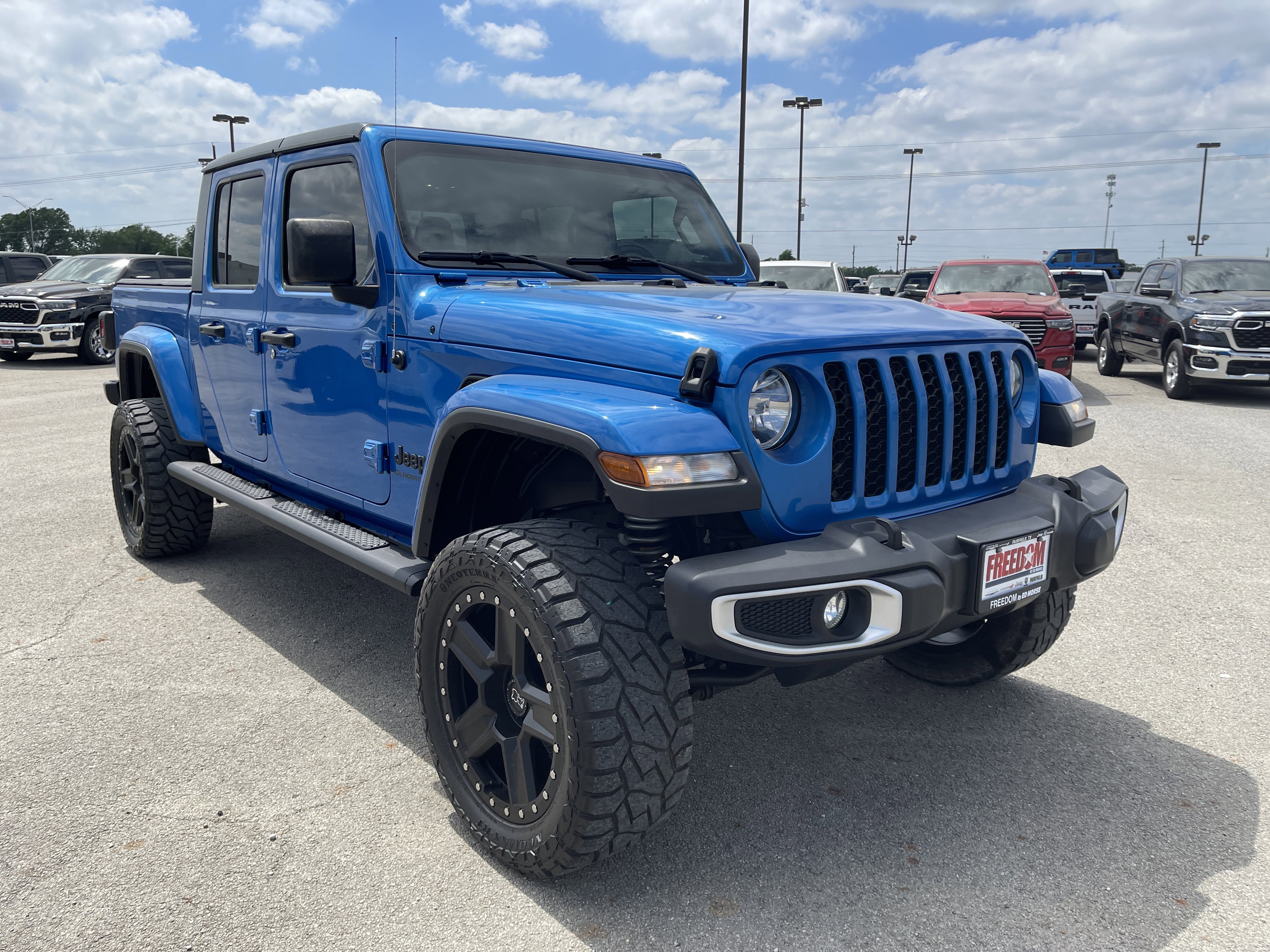 Used 2020 Jeep Gladiator Sport w/ Quick Order Package 24S image 2