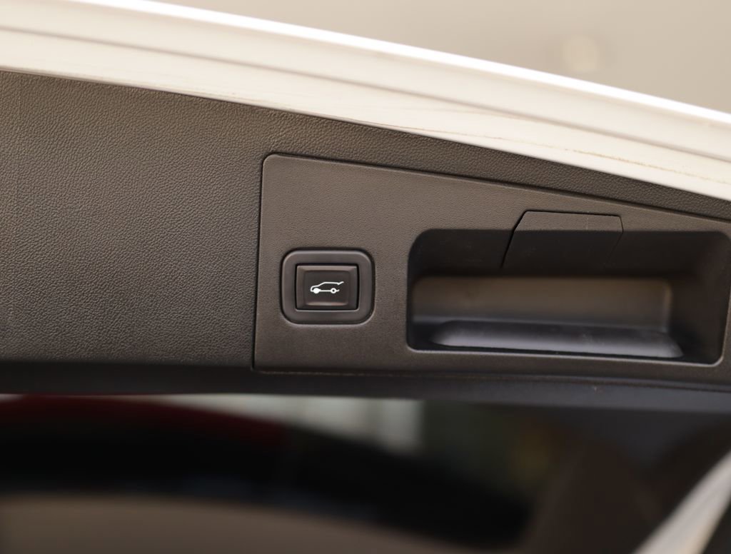 Used 2023 Cadillac XT5 Sportv w/ Platinum Package image 32