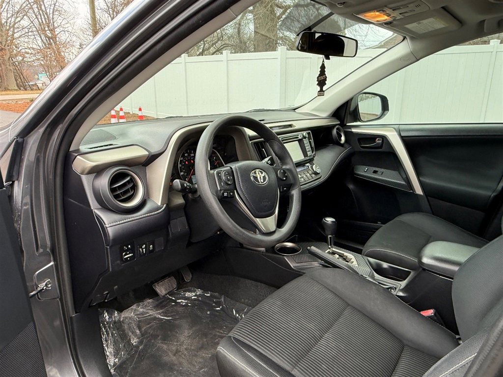 Used 2013 Toyota RAV4 XLE image 11