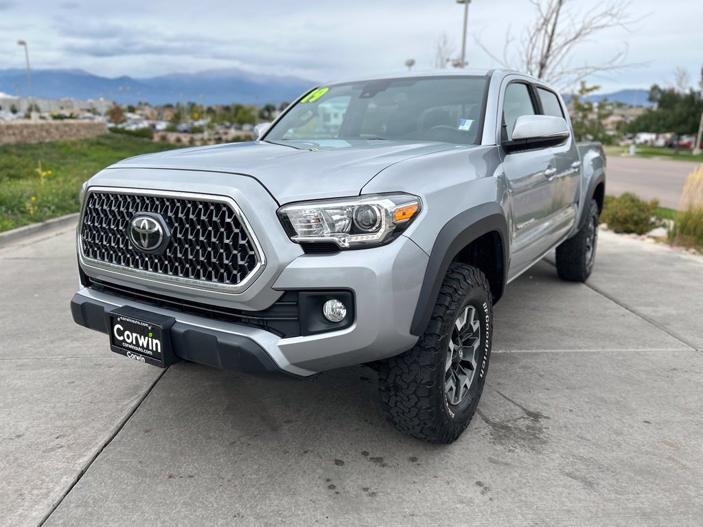 Used 2019 Toyota Tacoma TRD Off-Road w/ Technology Package AWD/4WD image 3