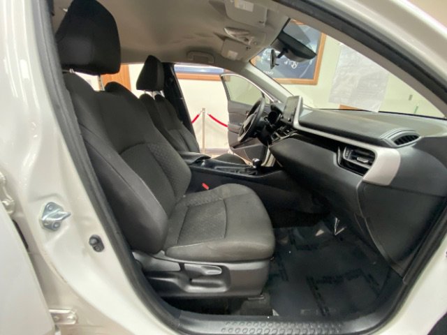 Used 2021 Toyota C-HR LE image 17