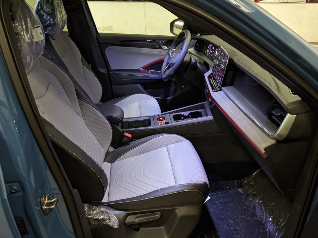 New 2026 Volkswagen Tiguan SE R-Line AWD/4WD image 22