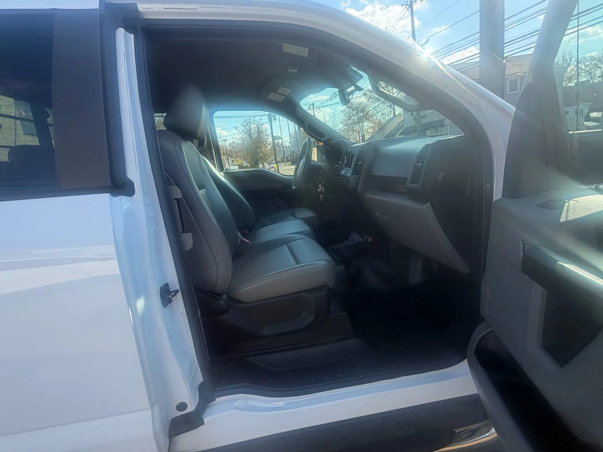Used 2019 Ford F150 XL w/ Equipment Group 101A Mid AWD/4WD image 14