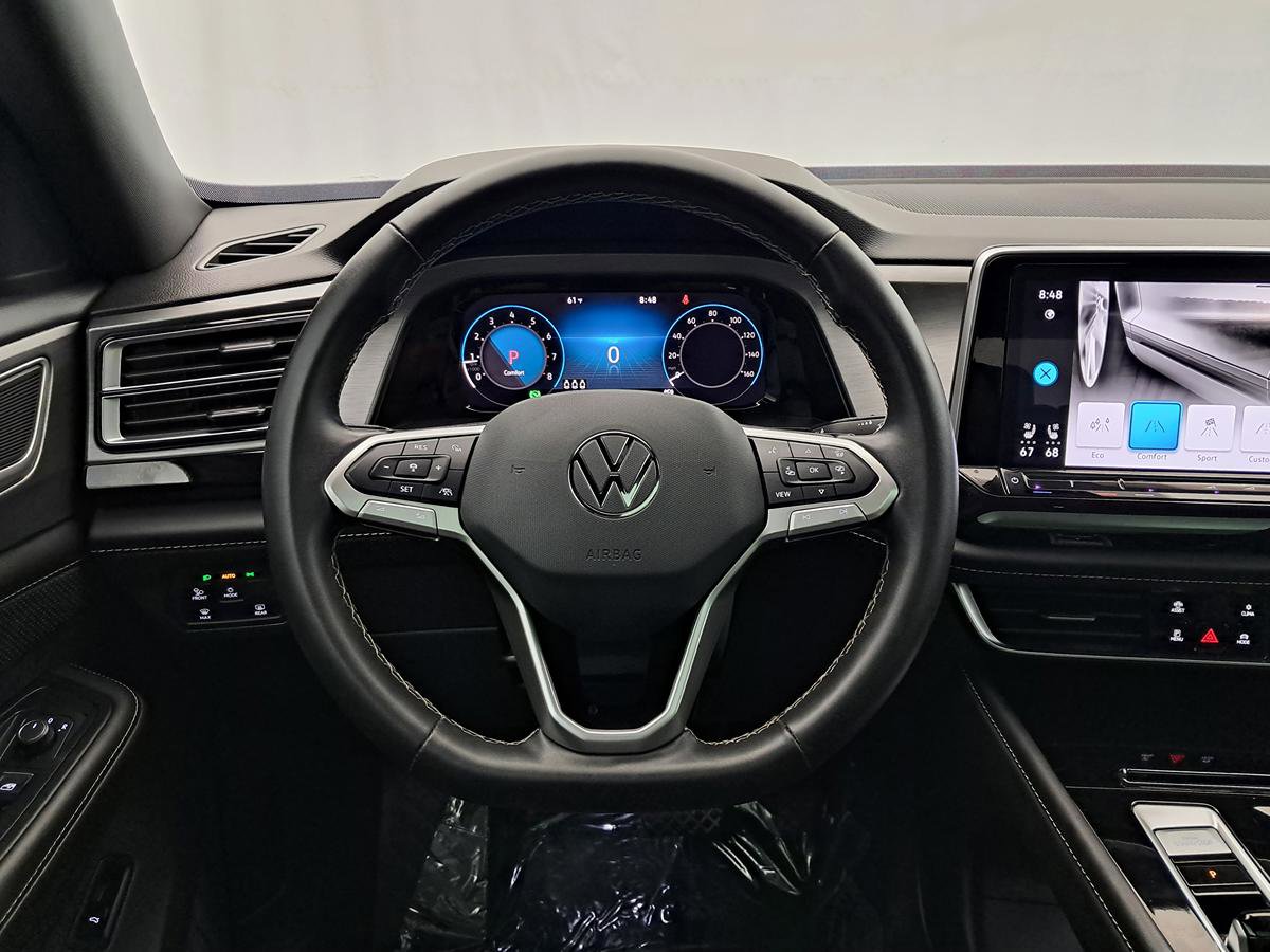 Used 2025 Volkswagen Atlas Cross Sport SE image 13