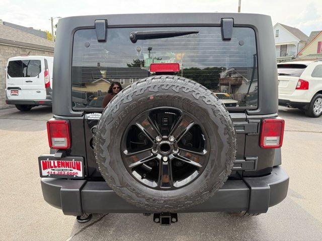Used 2015 Jeep Wrangler Unlimited Sport w/ Connectivity Group AWD/4WD image 5