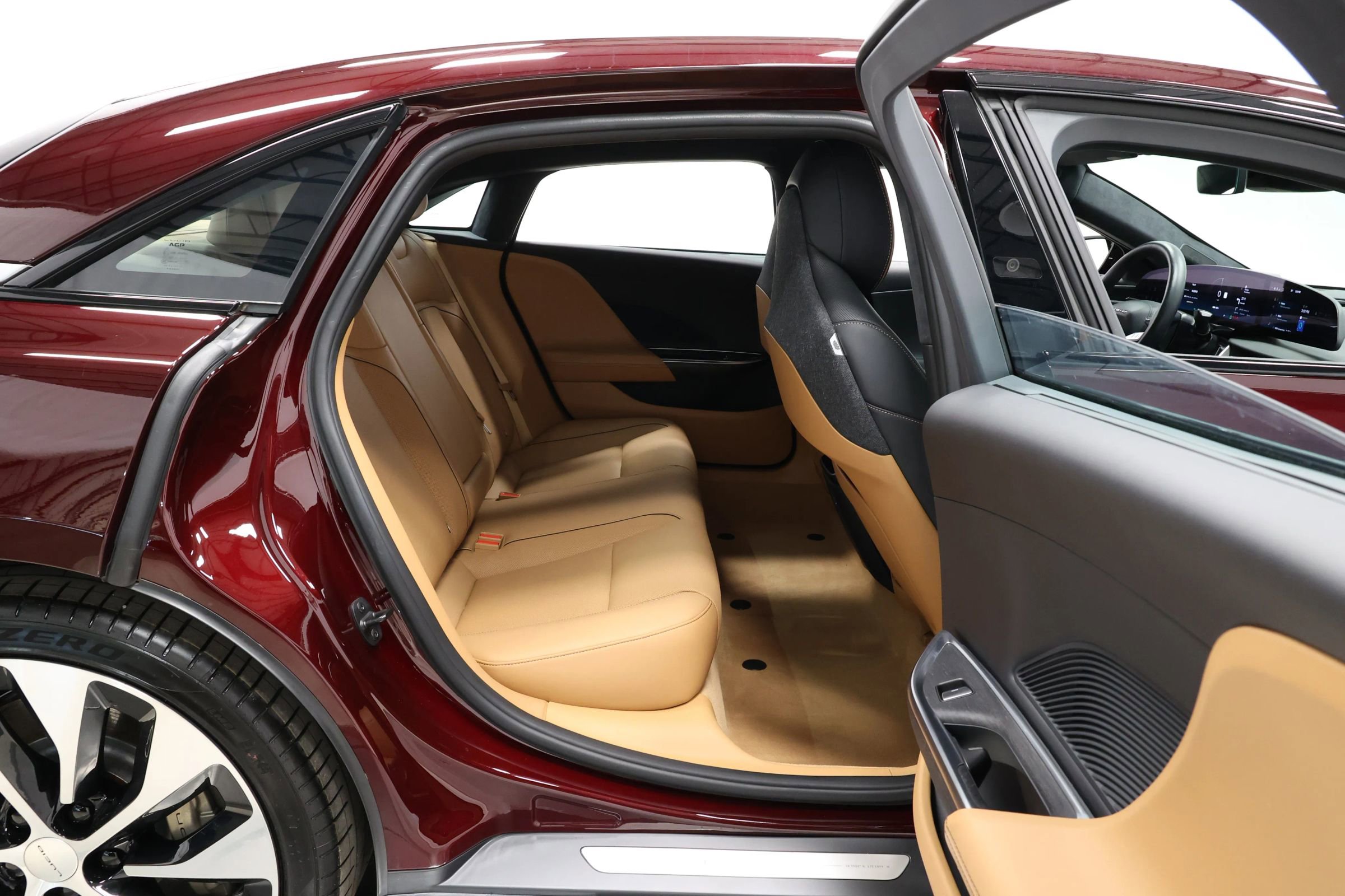 Used 2023 Lucid Air Touring image 74