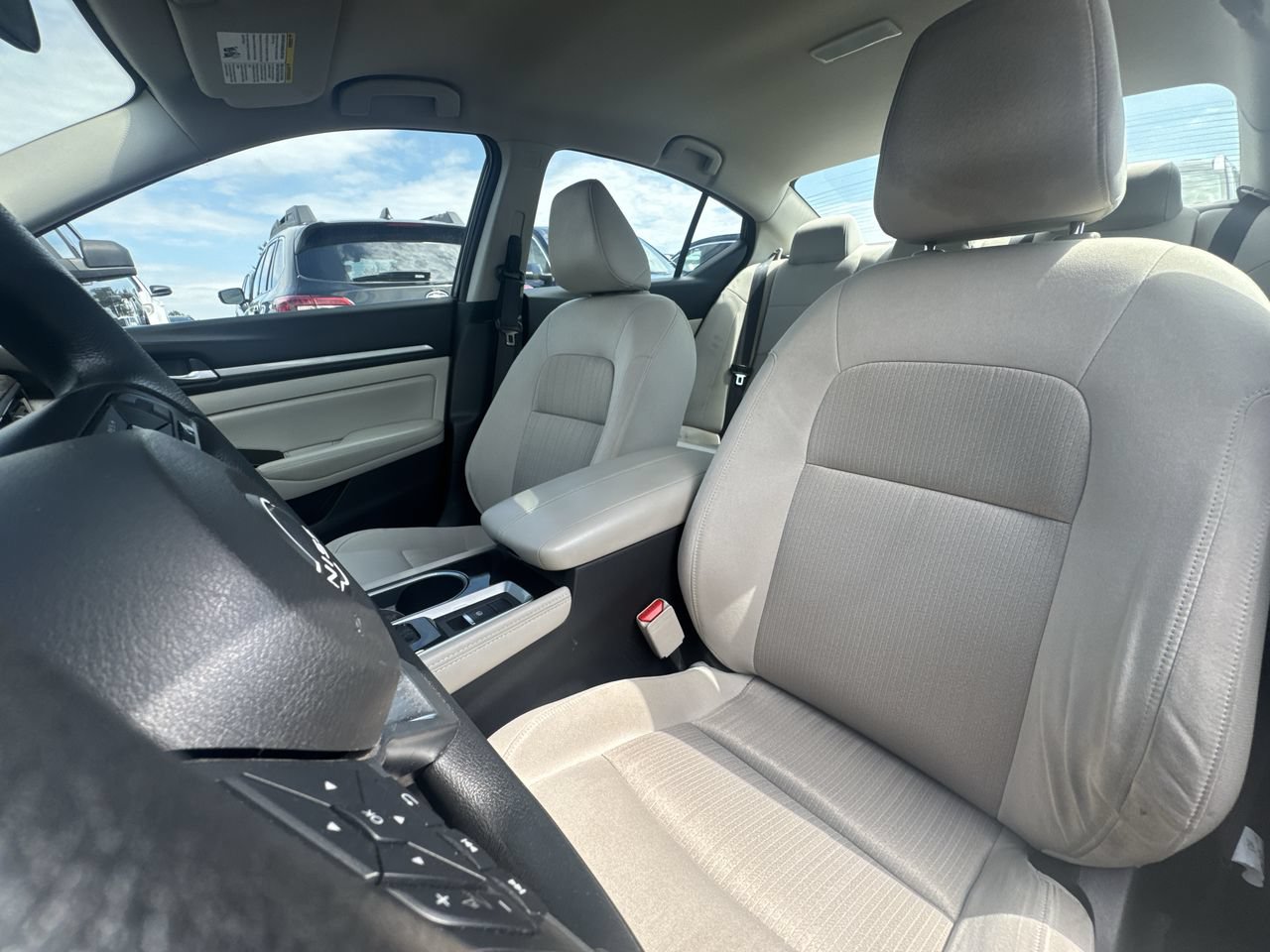 Used 2023 Nissan Altima 2.5 SV AWD/4WD image 3