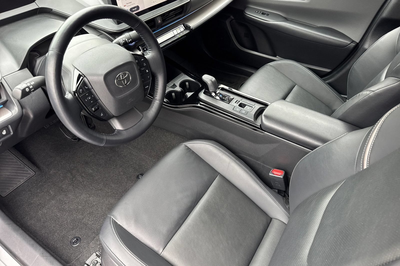 Used 2023 Toyota Prius Limited w/ Limited Premium Package FWD image 14