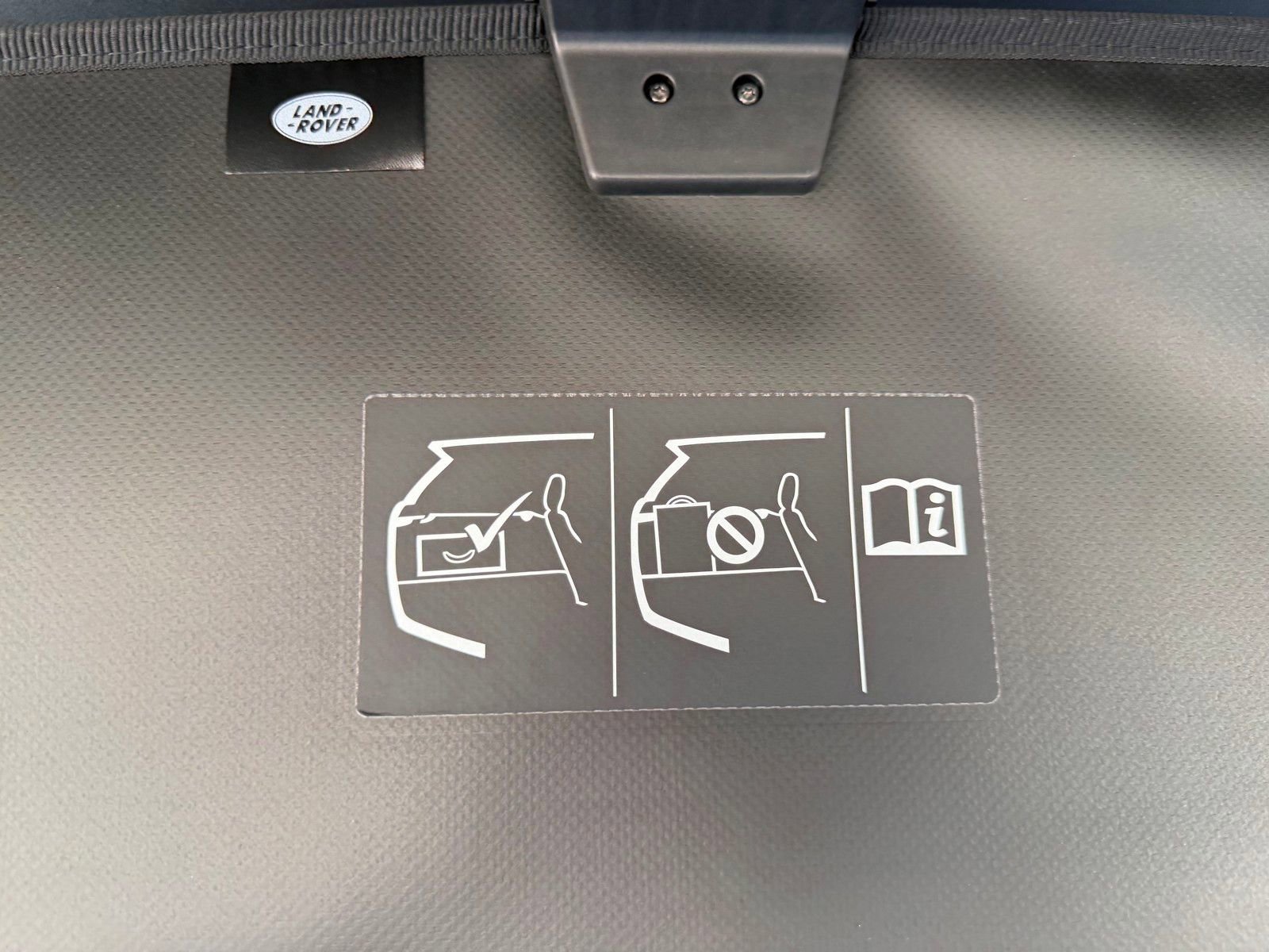 Used 2025 Land Rover Discovery Dynamic SE image 34