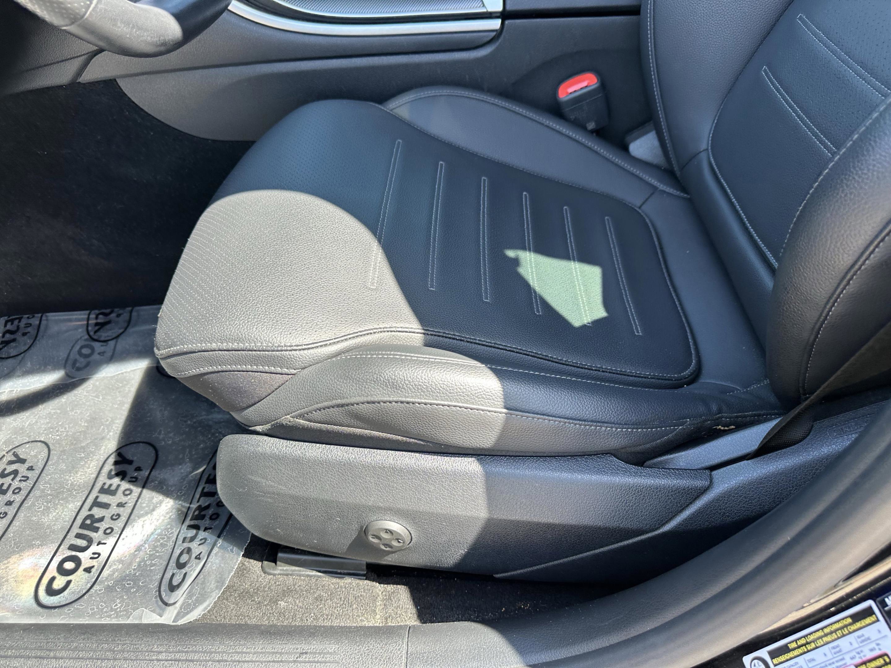 Used 2024 Mercedes-Benz C 300 4MATIC Sedan image 20