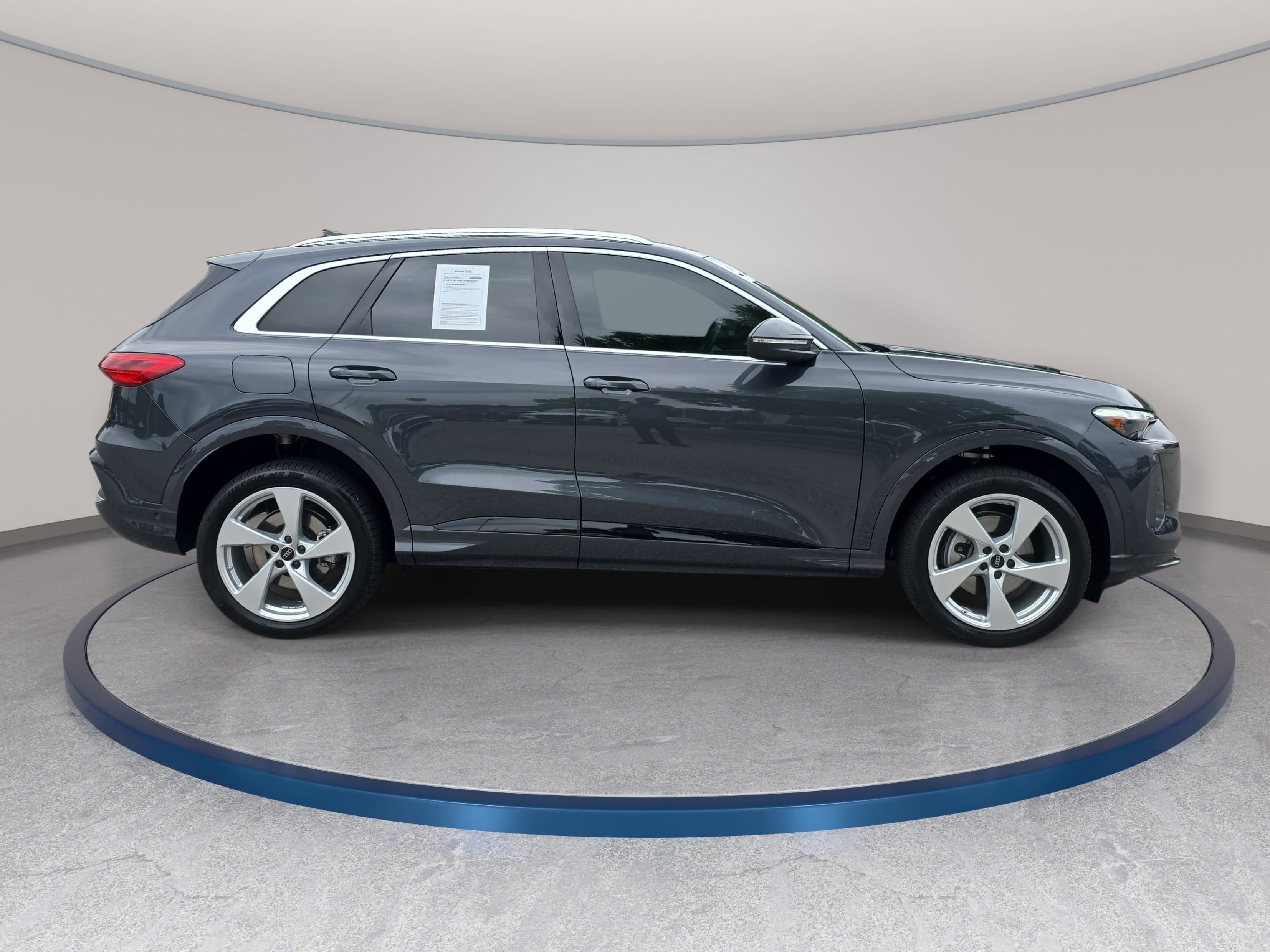 Certified 2025 Audi Q5 Premium Plus w/ Premium Plus AWD/4WD image 4