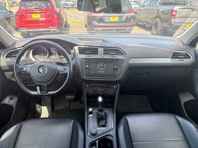 Used 2018 Volkswagen Tiguan SEL AWD/4WD image 11