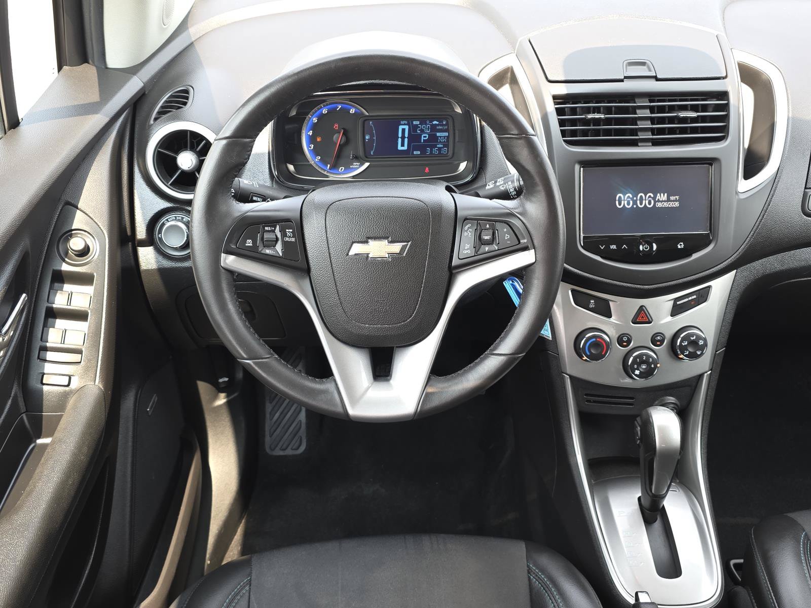 Used 2016 Chevrolet Trax LT w/ LT Sun and Sound Package FWD image 9