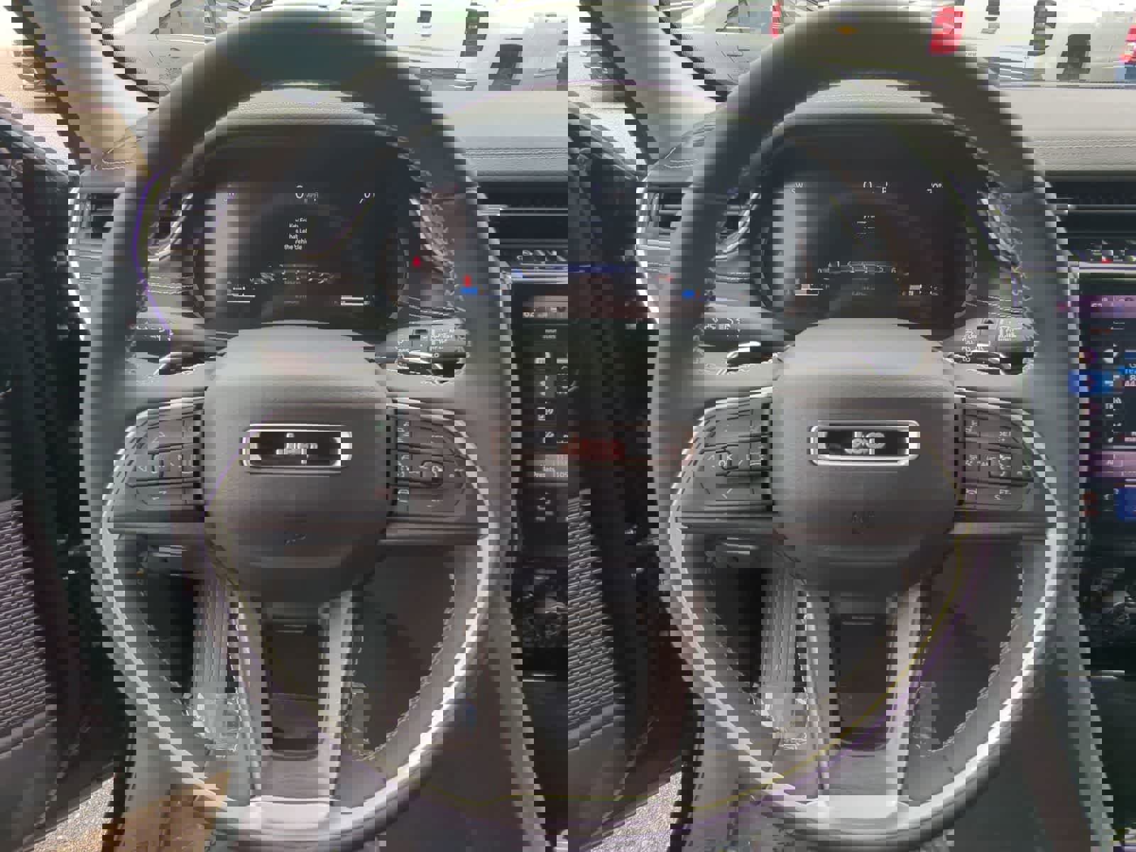 Used 2023 Jeep Grand Cherokee Limited w/ Luxury Tech Group II image 22