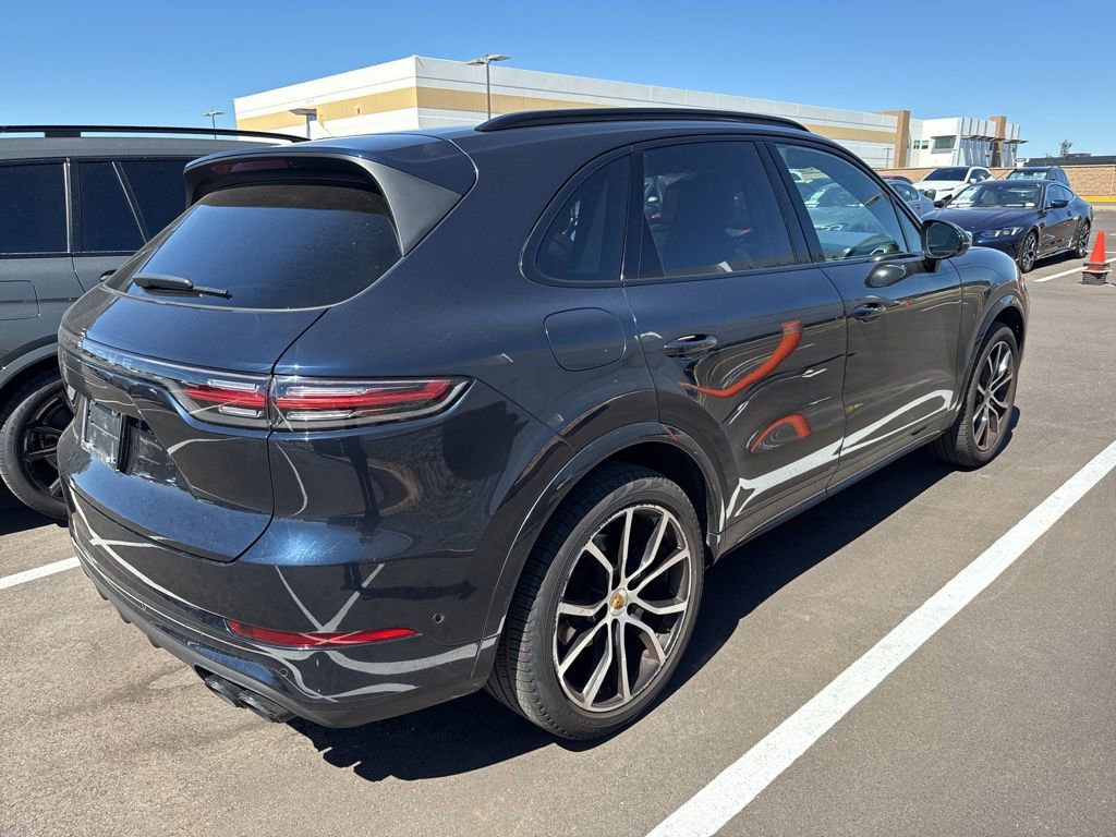 Used 2022 Porsche Cayenne image 3