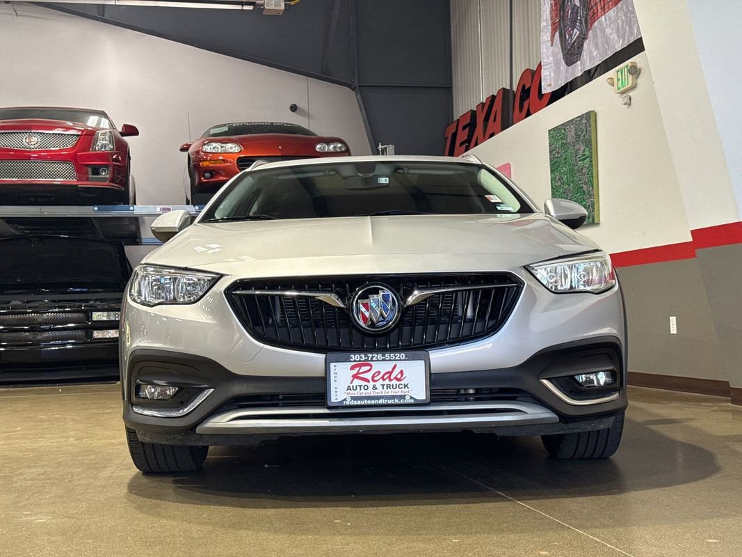 Used 2018 Buick Regal Essence w/ Sights and Sounds Package AWD/4WD image 38