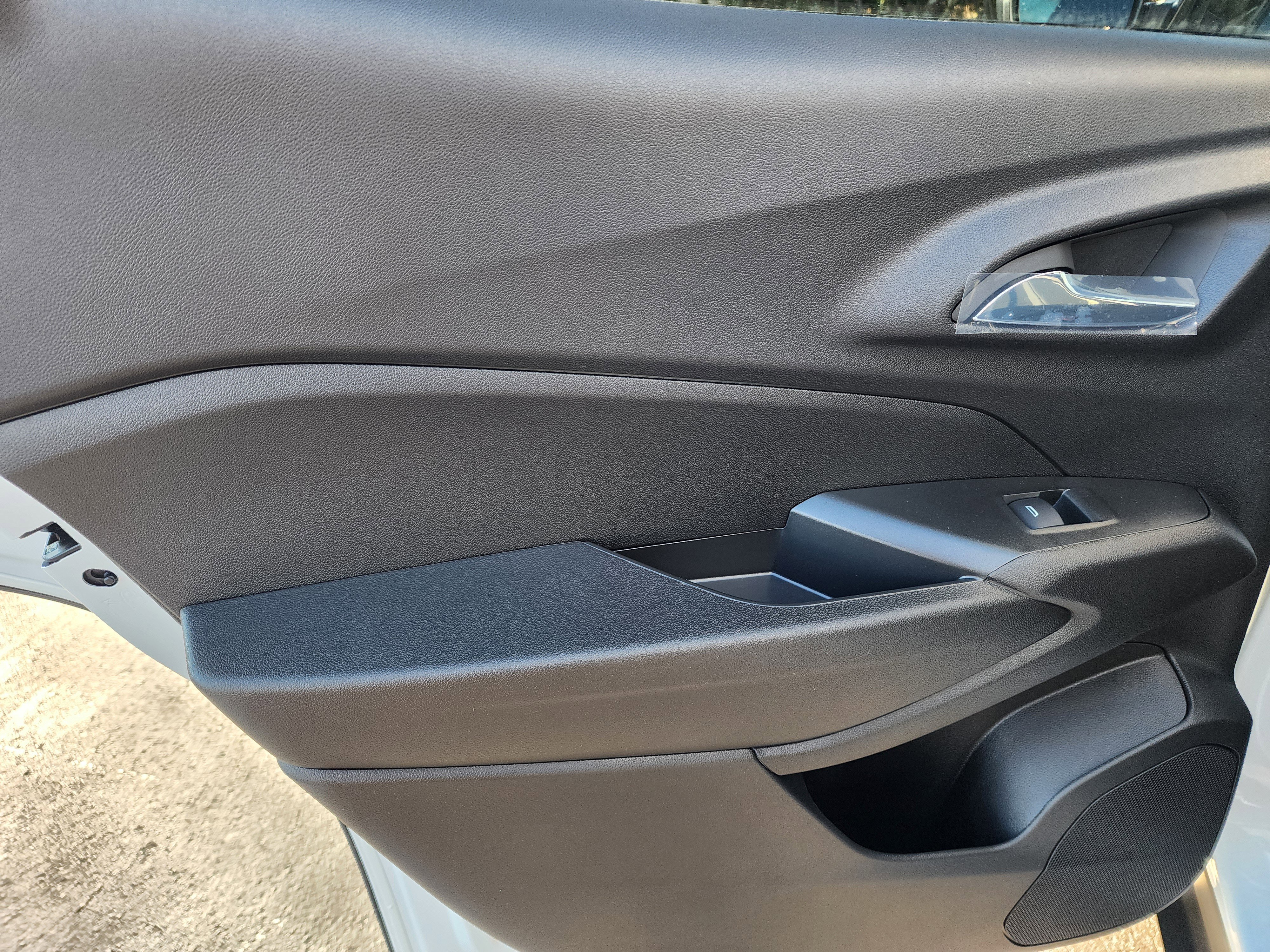 New 2026 Chevrolet Trax RS w/ Sunroof Package image 16