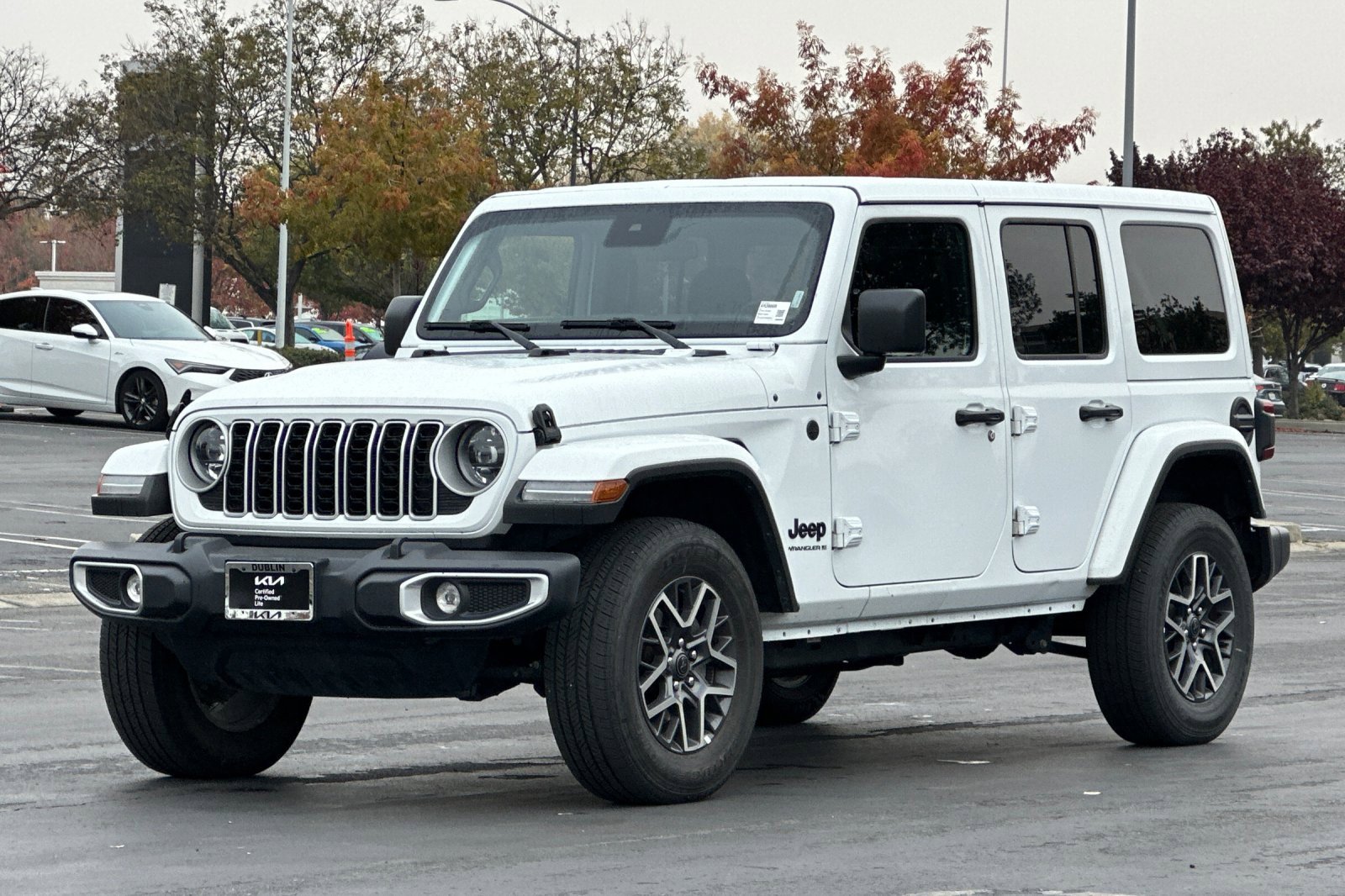 Used 2025 Jeep Wrangler Sahara image 8