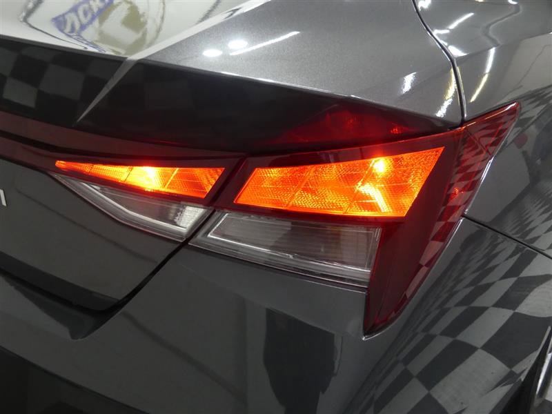 Used 2024 Hyundai Elantra SEL FWD image 16