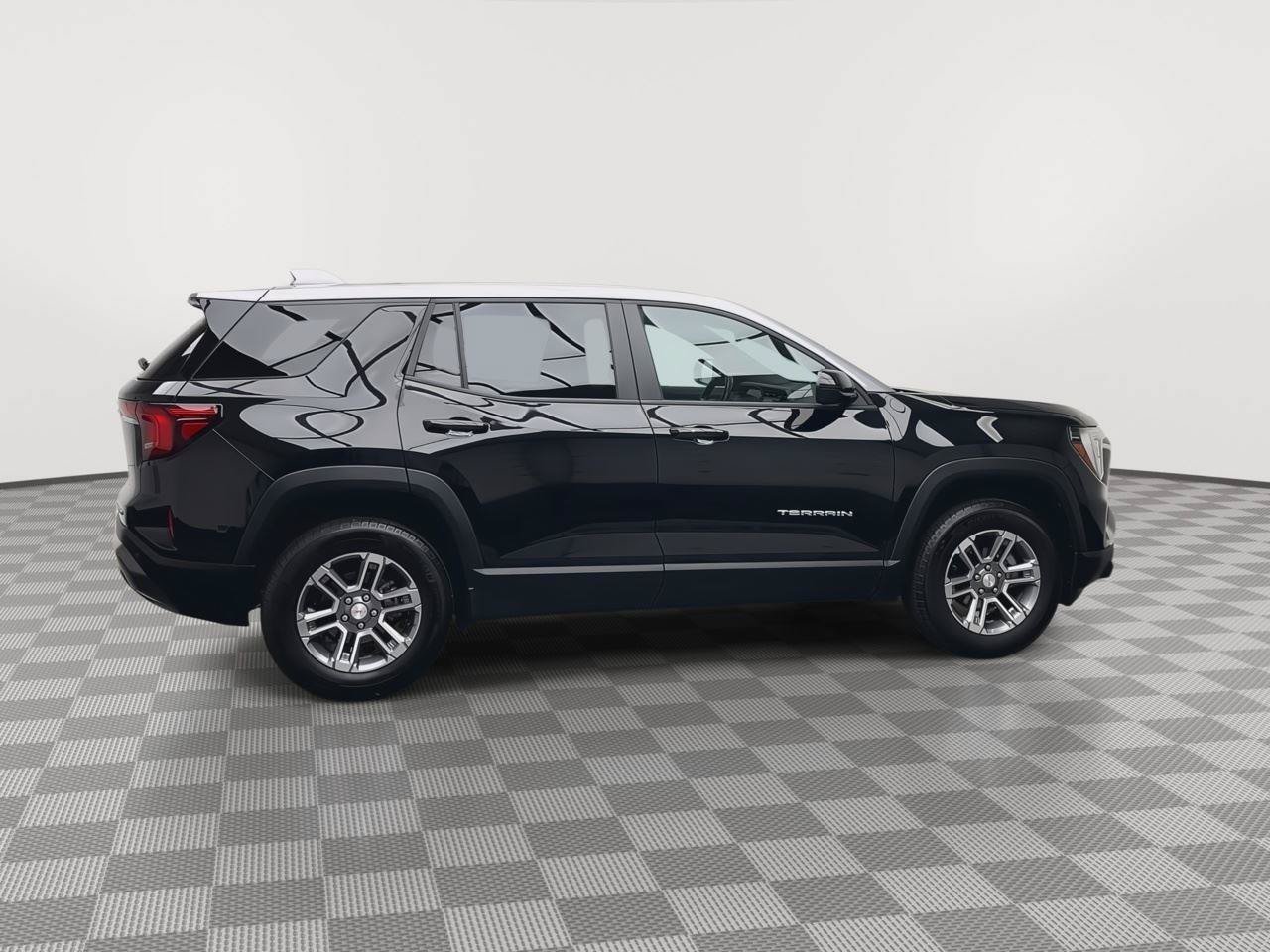 Certified 2025 GMC Terrain Elevation AWD/4WD image 37