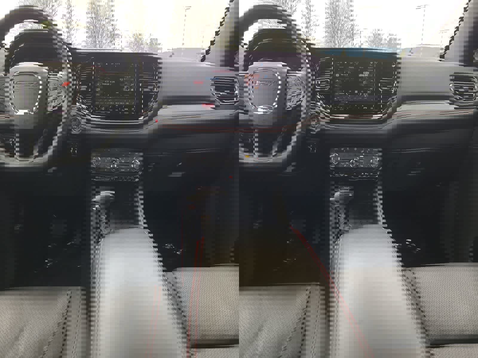 Used 2025 Dodge Durango GT image 18