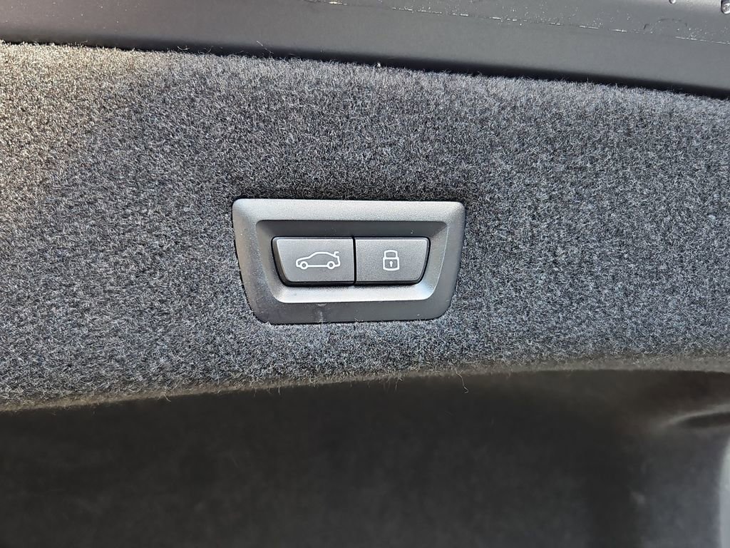 Used 2024 BMW 760i xDrive image 38