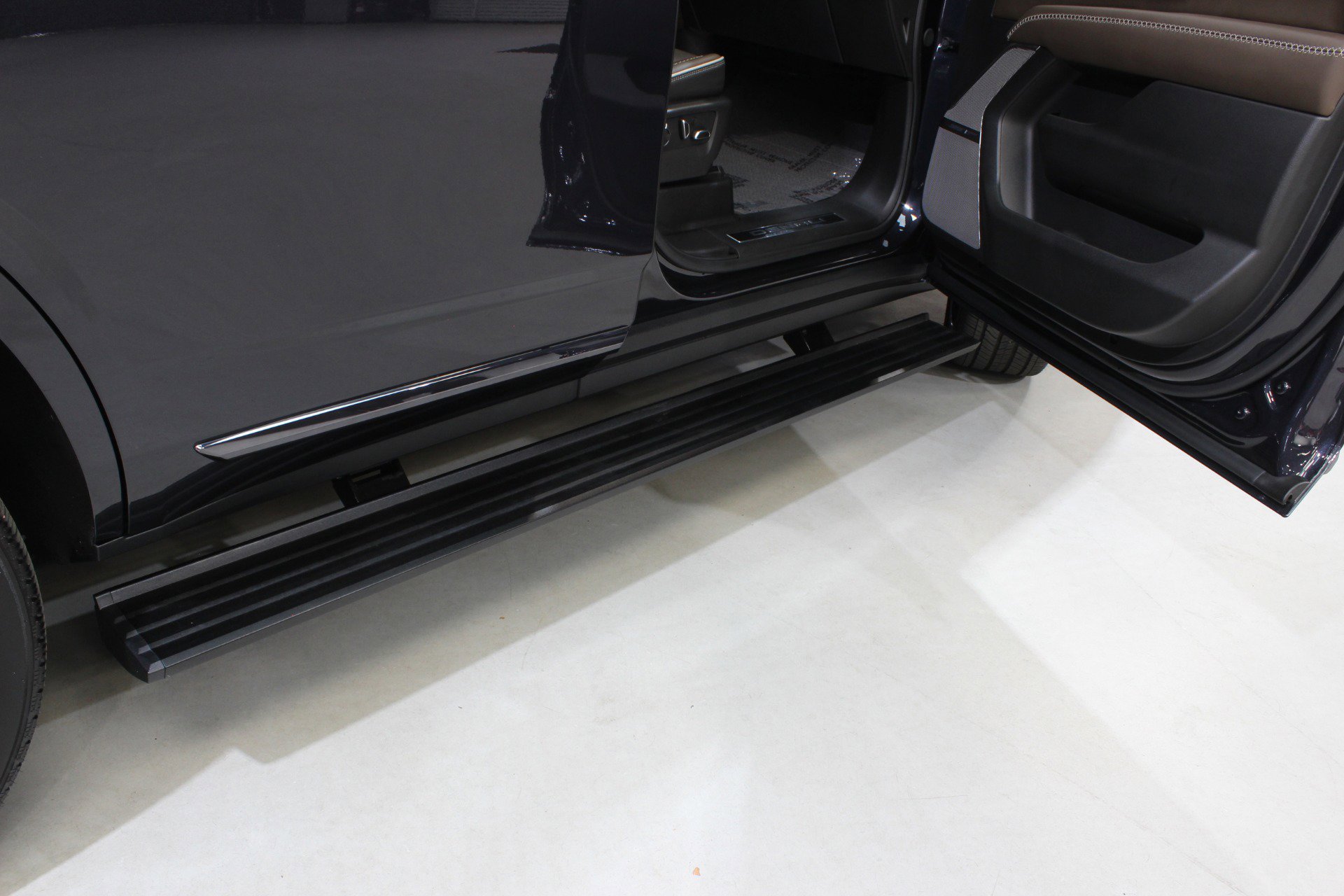 Used 2025 GMC Yukon Denali Ultimate w/ LPO, Floor Liner Package AWD/4WD image 22