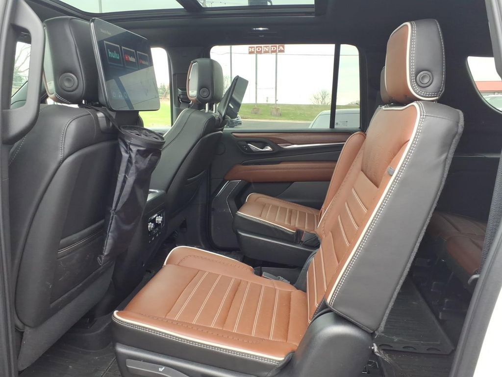 Used 2023 GMC Yukon XL Denali Ultimate image 5