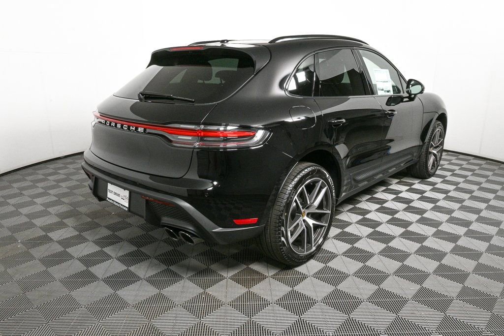 Certified 2026 Porsche Macan AWD/4WD image 29