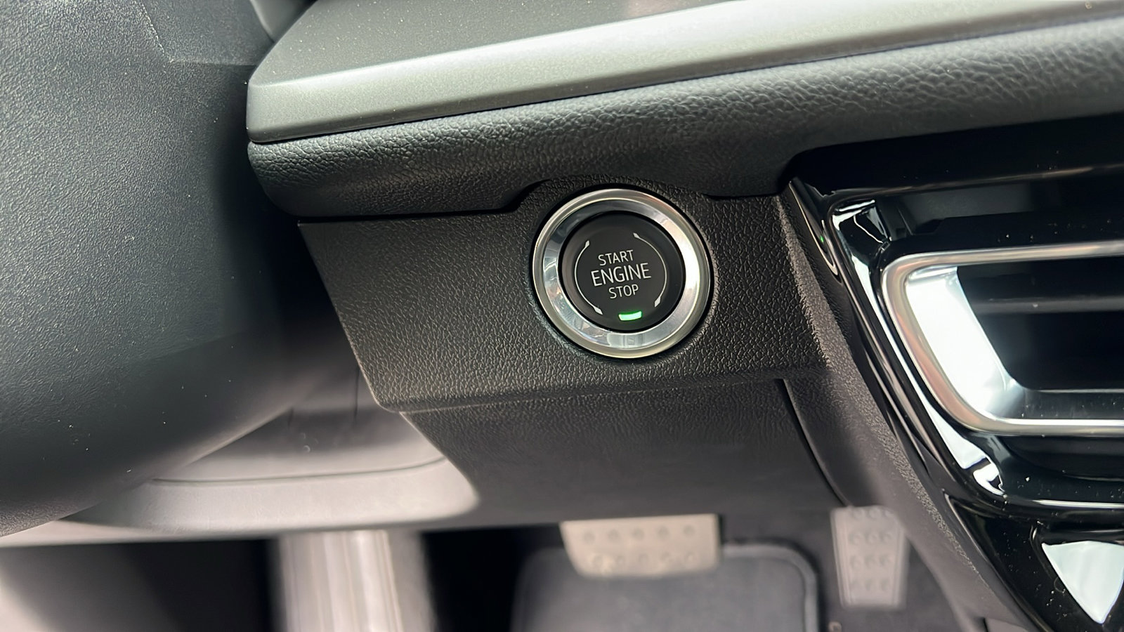 New 2026 Chevrolet Traverse LT w/ Driver Confidence Package image 24