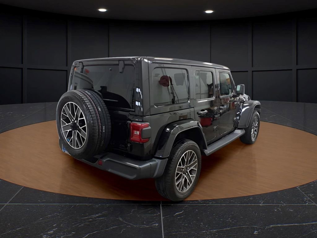Used 2023 Jeep Wrangler Unlimited Sahara w/ Cold Weather Group AWD/4WD image 4