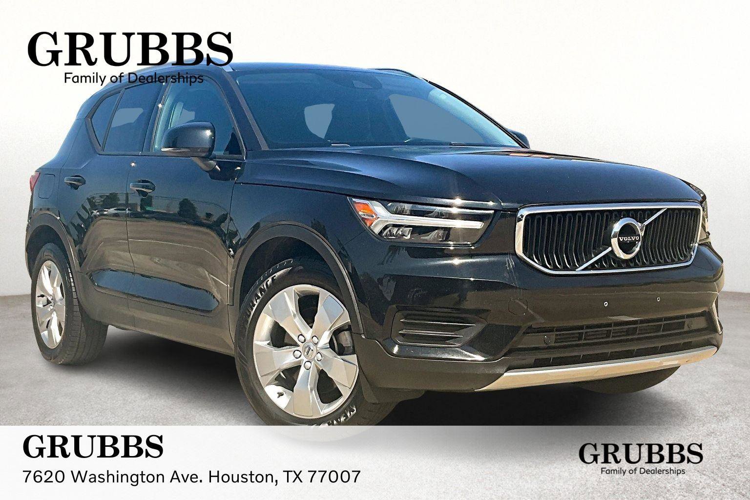Used 2022 Volvo XC40 T5 Momentum