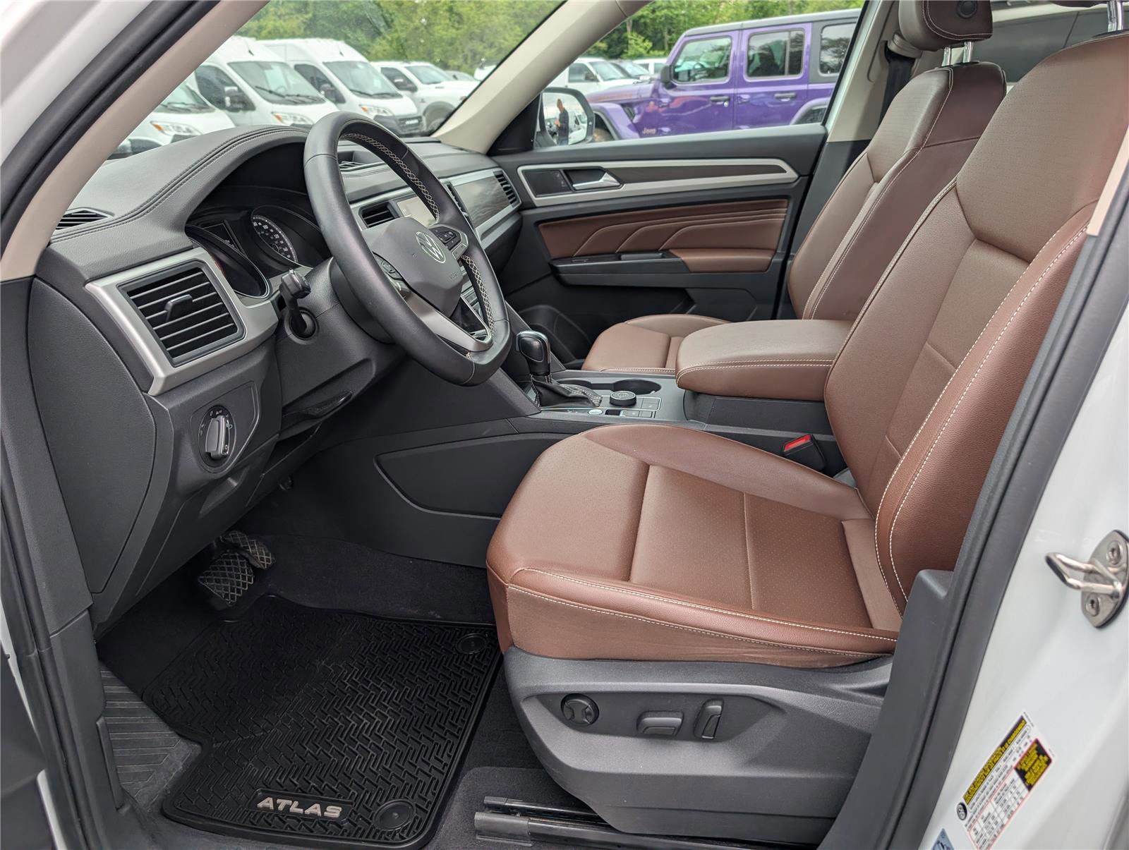 Used 2021 Volkswagen Atlas SE w/ Towing Package AWD/4WD image 18