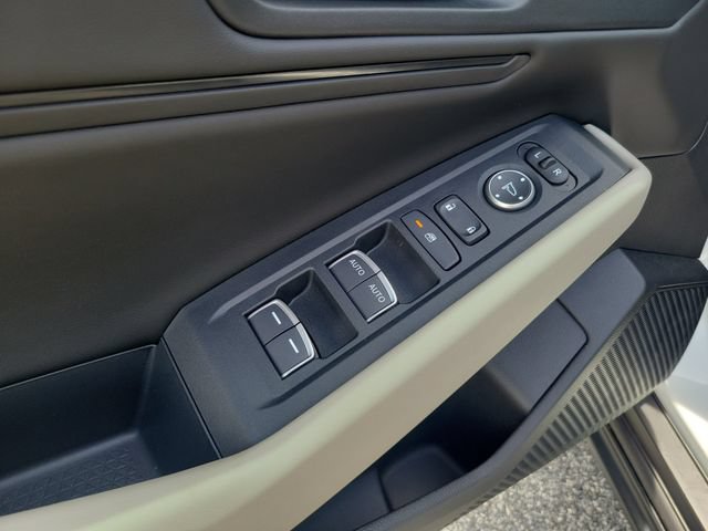 Certified 2025 Honda Accord SE image 9